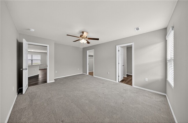 Building Photo - 4405 SW Sackett Ave