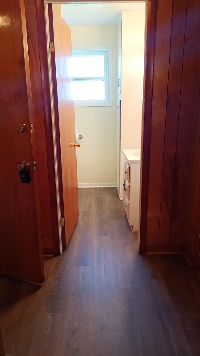 Building Photo - 7840 Tuttle Rd