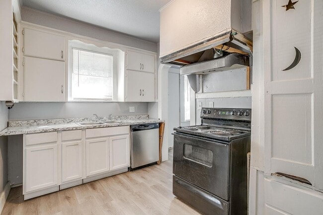 Building Photo - 2604 Bomar Ave