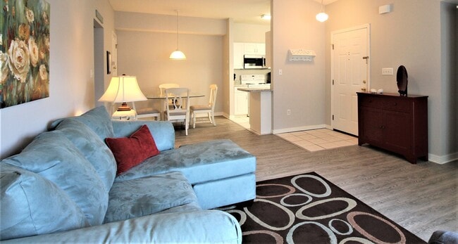 Building Photo - Updated Furnished Condo in Niceville!