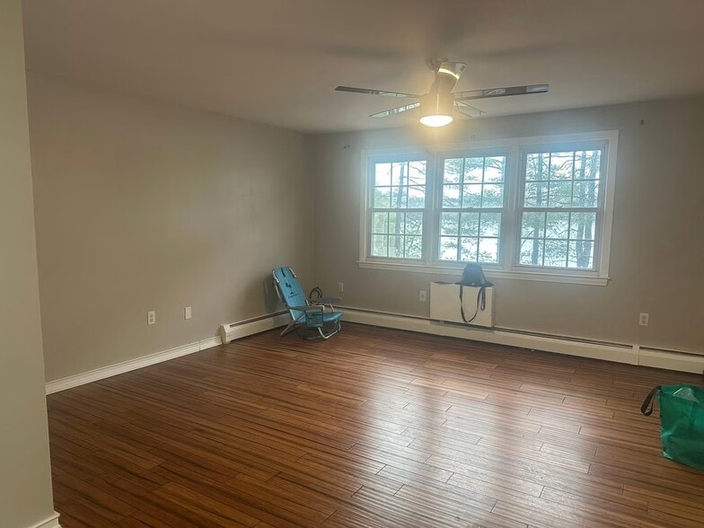 Building Photo - 37 Grandview Dr