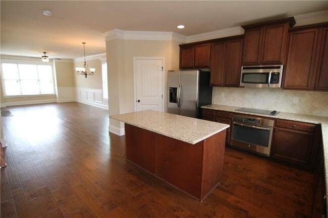 Building Photo - 1660 Jardin Ct