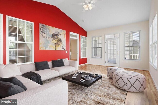 Building Photo - 17075 Four Seasons Dr