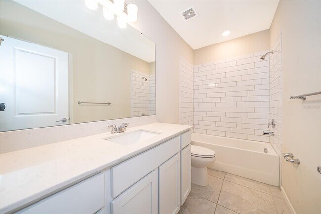 Building Photo - 2110 Charming Ave