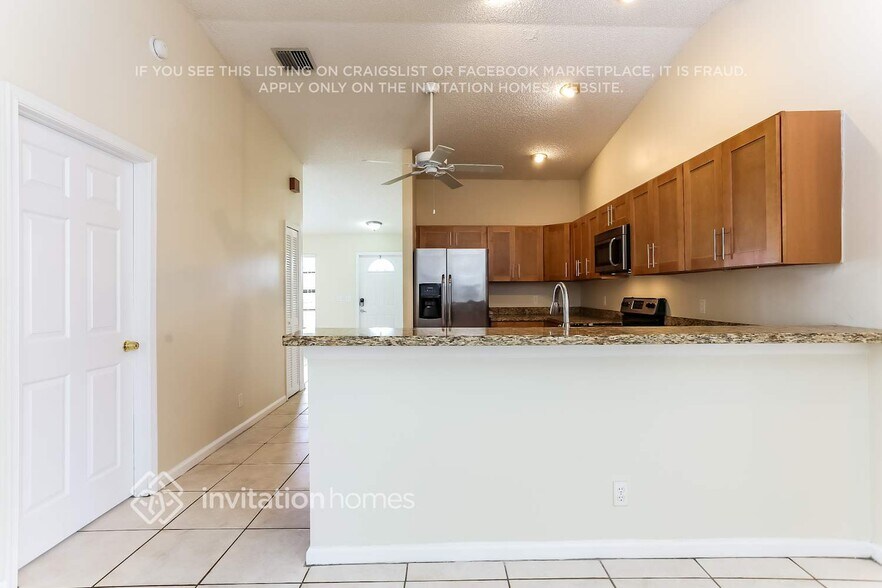 Building Photo - 6225 Mullin St