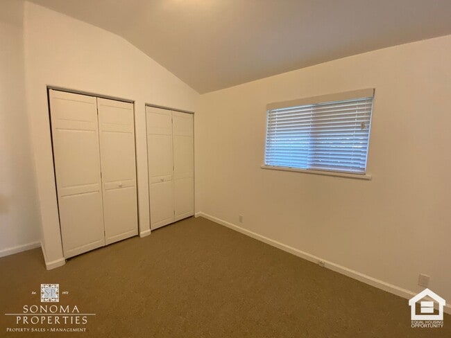 Building Photo - Updated 3bd+ Home In Glen Ellen
