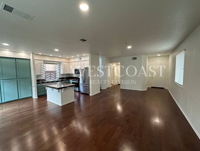 Building Photo - AVAILABLE NOW!!! 3 Bedroom 3 bath Private OASIS backyard in Vista, CA.