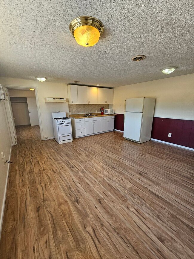 Building Photo - 2508002