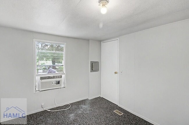 Building Photo - 1090 Old Sunbury Rd