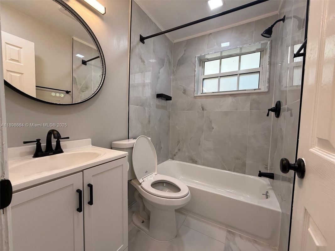 Building Photo - 1498 SW 47th Terrace