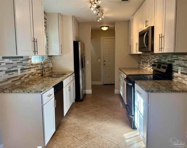Building Photo - 1323 Sterling Point Dr