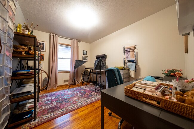 Building Photo - 3235 S 39th Ave