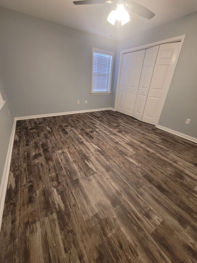 Building Photo - G5132-B