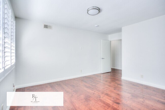 Building Photo - Arcadia School District | Quiet 4-Unit Community