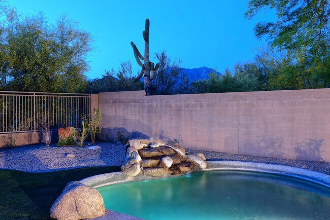 Building Photo - 10354 E Raintree Dr