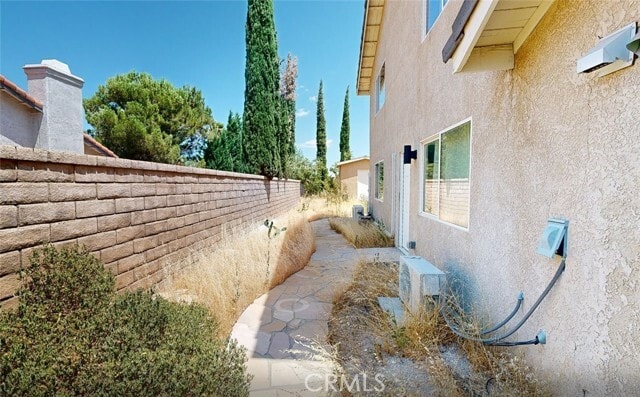 Building Photo - 5637 Redwood Ave