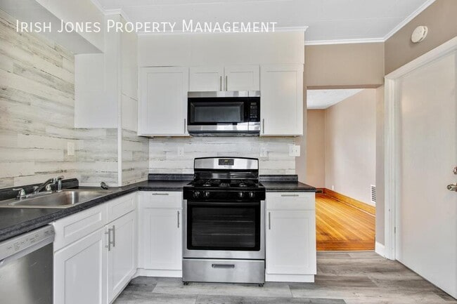 Building Photo - 38 Rugby Rd