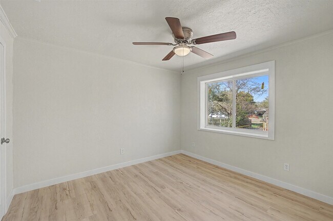 Building Photo - 9021 White Settlement Rd