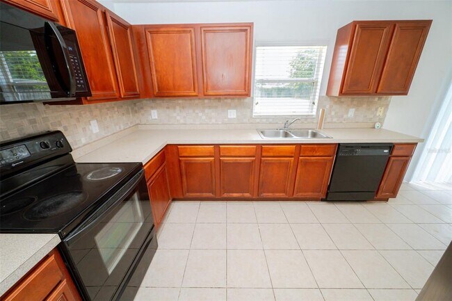 Building Photo - 202 Walnut Crest Run