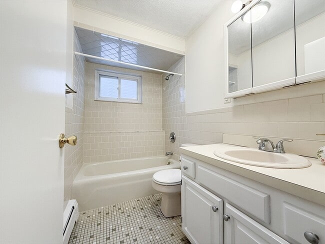 Building Photo - 80 Walnut St