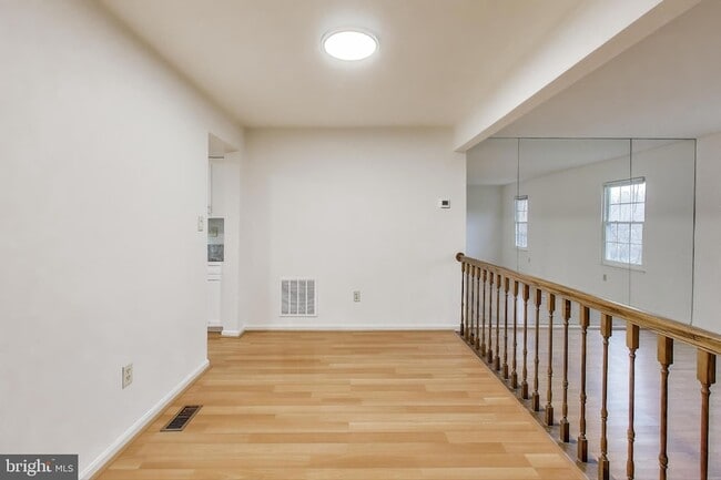 Building Photo - 18 Indian Hills Ct