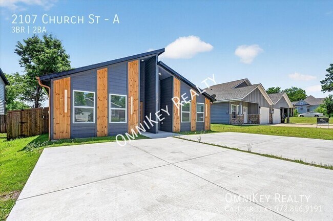 Building Photo - 2107 Church St