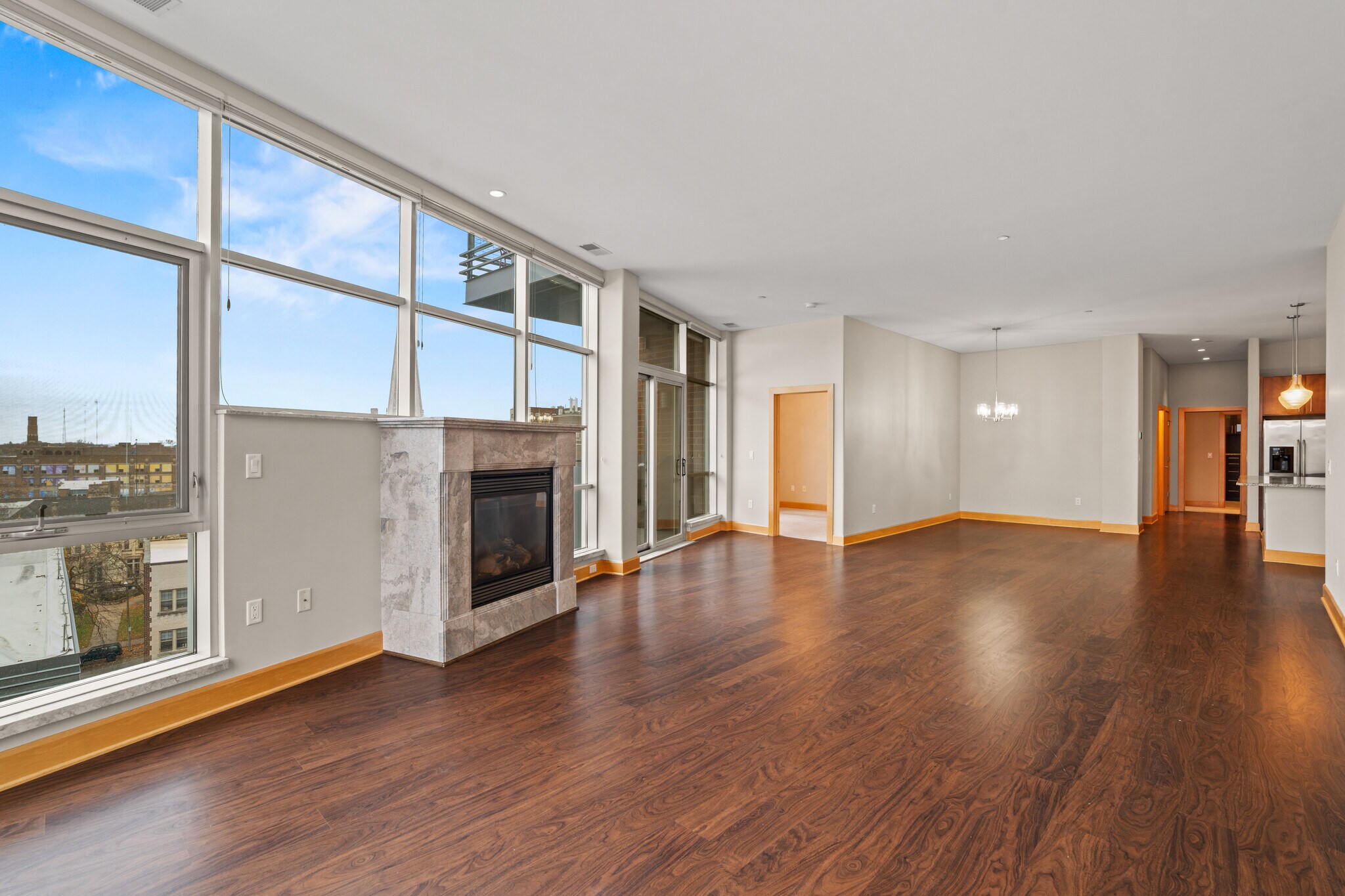 Gas Fireplace - 1111 N Marshall St