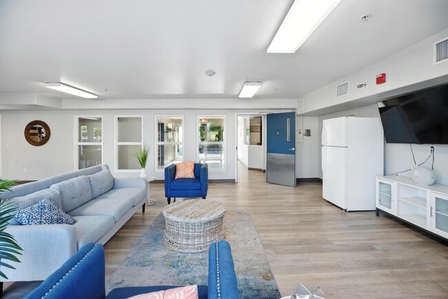 Building Photo - Beachview Villa