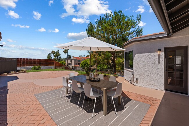 Building Photo - 6801 El Fuerte St