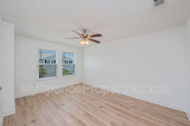Building Photo - 5 Renea Cv