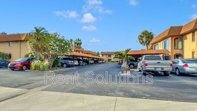 Building Photo - 10192 Seminole Island Dr