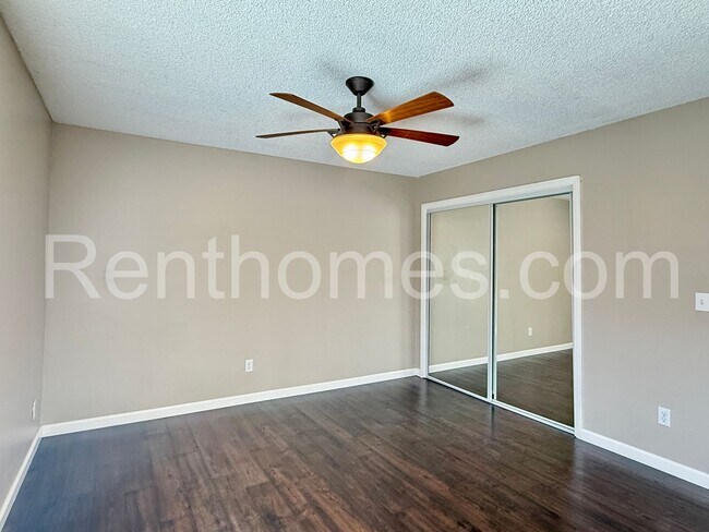 Building Photo - 9911 Ivy St