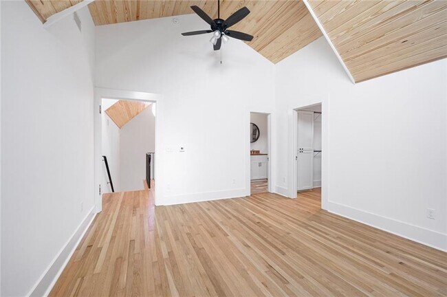 Building Photo - 702 W Gibson St