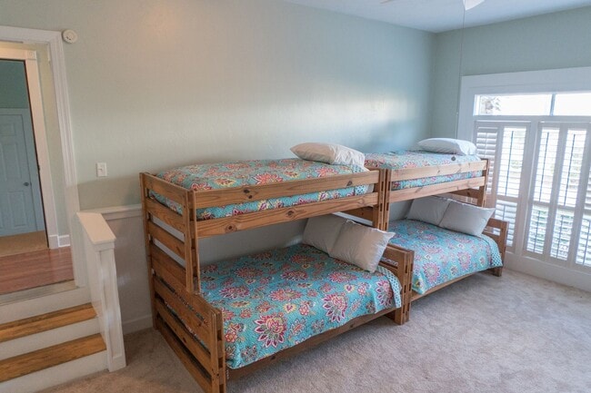 Building Photo - Beautiful 7-Bedroom Beachfront Home on 30A