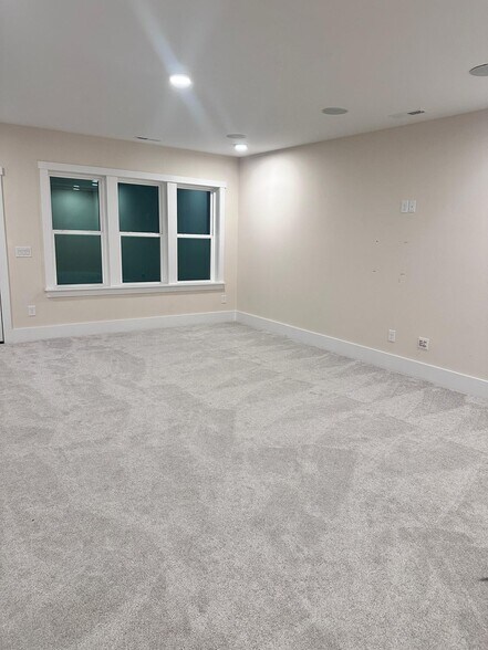Building Photo - 113 Crested Coral Dr