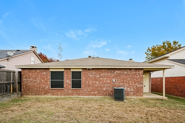 Building Photo - 5528 Edendale Dr