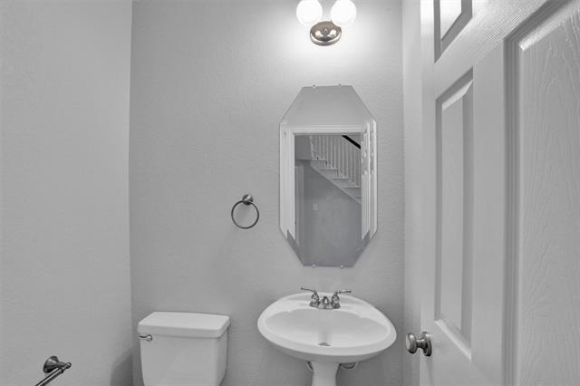 Building Photo - 1511 Westmont Dr