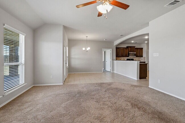 Building Photo - 3020 Oakcrest Dr
