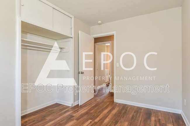Building Photo - 1618 Brockett Ave