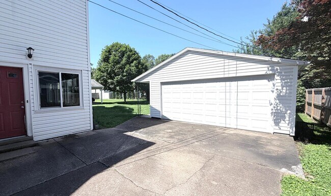 Building Photo - 555 S Ruston Ave