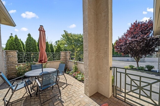 Building Photo - 4939 Stonehaven Dr