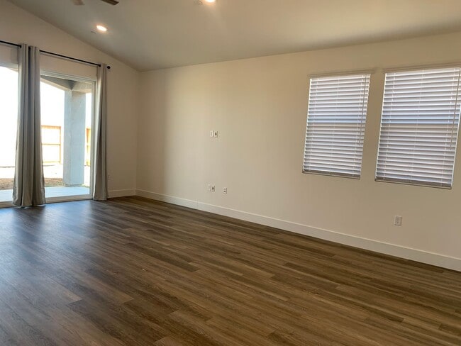 Building Photo - Brand NEW 4 bedroom 1 story home Rancho Co...