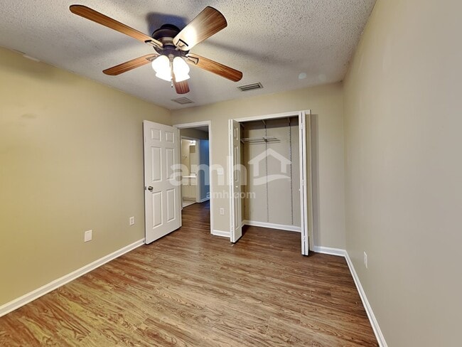 Building Photo - 1643 Hawkins Cove Dr E