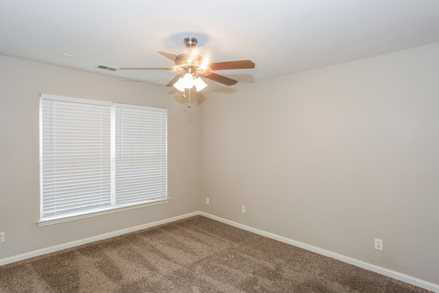 Building Photo - 7028 Indian Ridge Ln