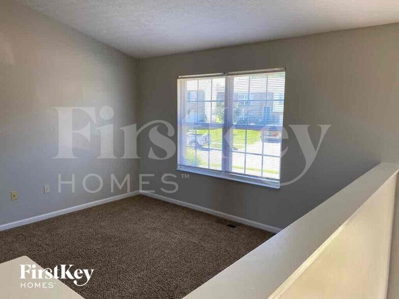 Building Photo - 2572 Ivan Ct