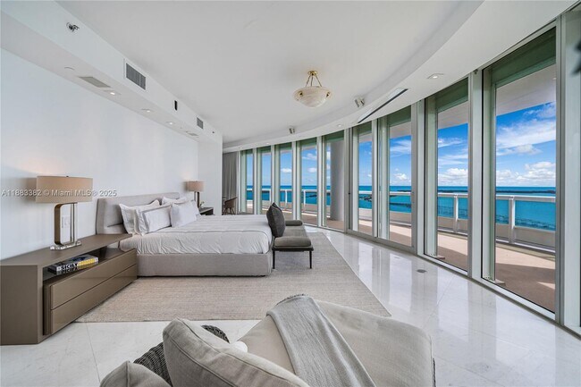 Building Photo - 1643 Brickell Ave