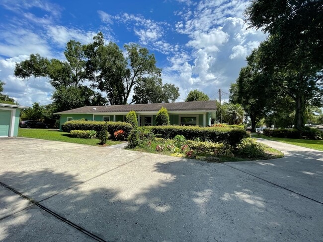 Building Photo - 1033 Henton Ln