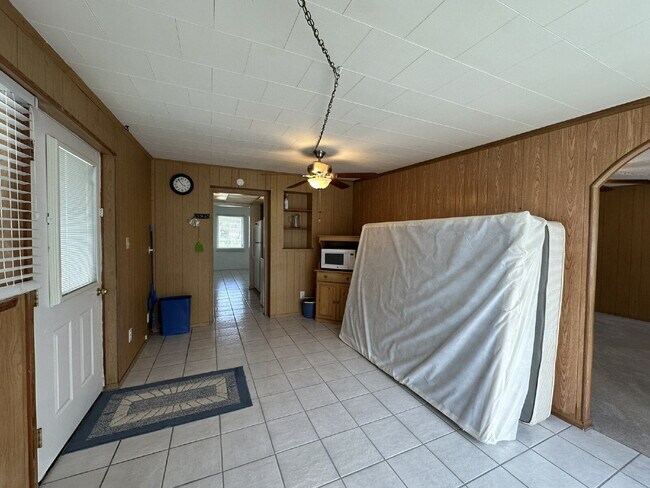 Building Photo - "Charming 3-Bed, 2-Bath in North Port!"