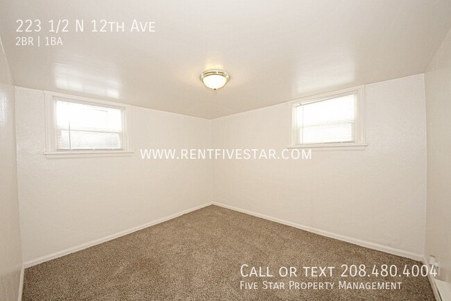 Building Photo - 223 1/2 N 12th Ave-