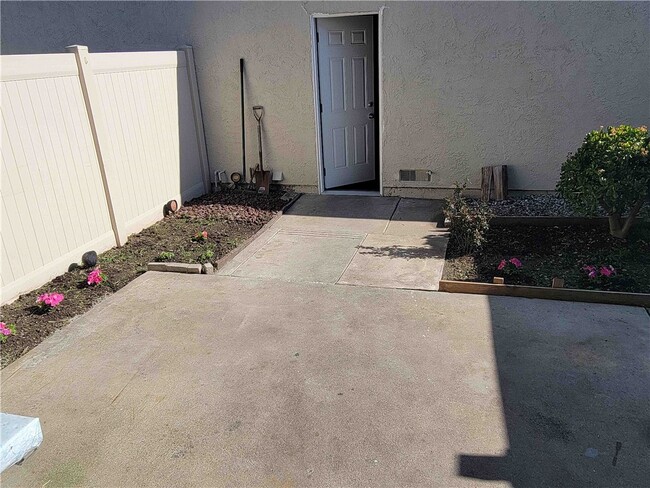 Building Photo - 4761 Guadalajara Way
